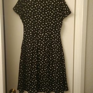 Wayf Dresses - Black button up dress size small and has pockets Wayf Dresses - Black button up dress size small and has pockets
